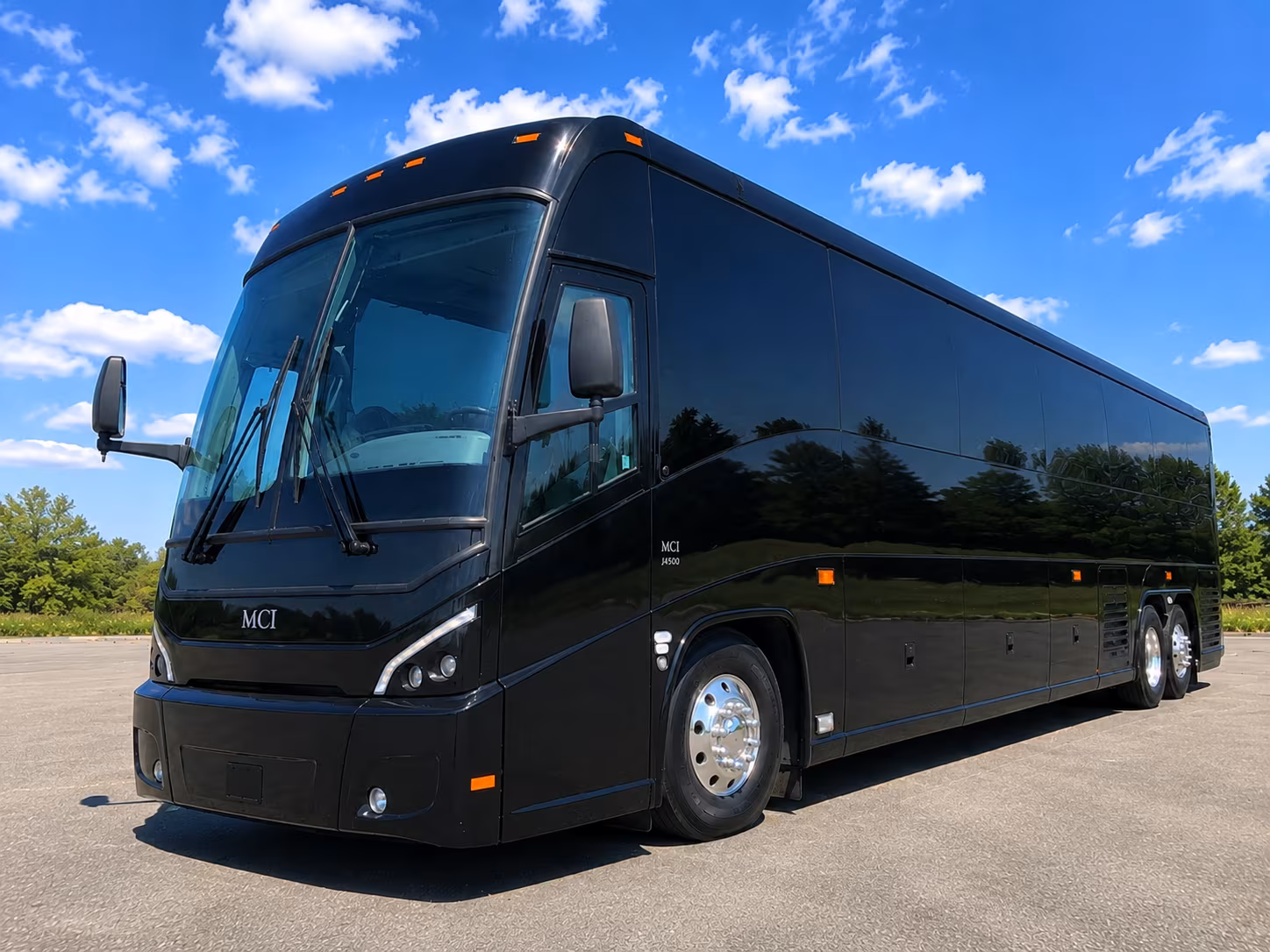 shuttle your wedding guests between hotels and venues along the sawgrass corridor