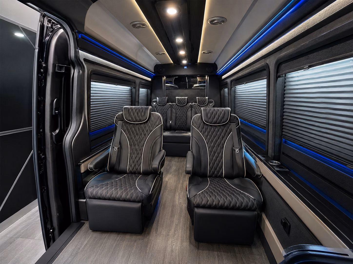 sunrisecharterbuscompany com makes finding airport buses for large groups around amerant bank arena simple